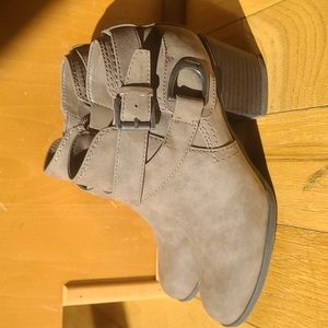 Indigo rd. Ankle Booties (5.5M)